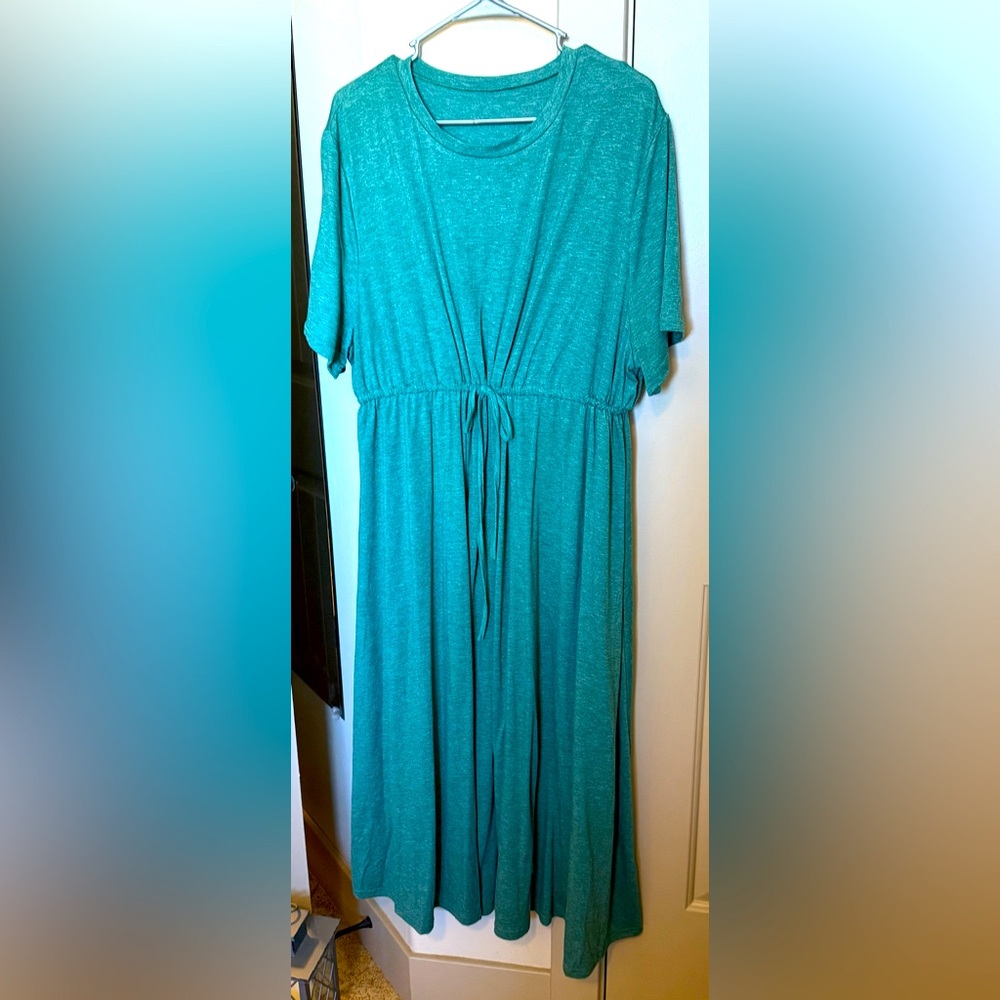 Brand New Soft Cotton Blend  Midi Dress. Flattering waist tie. Size 3X.